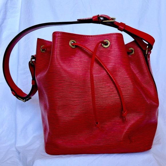 LOUIS VUITTON Petit Noe Drawstring Shoulder Bag Epi Leather Castilian Red - Picture 1 of 16